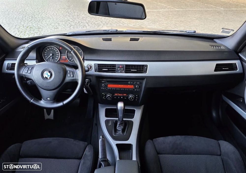 BMW 320 d Auto - 13