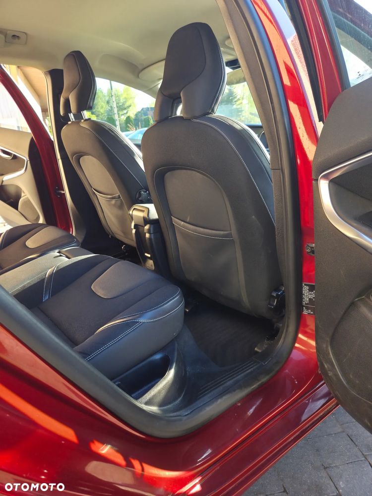 Volvo V40 D2 Drive-E Momentum - 7