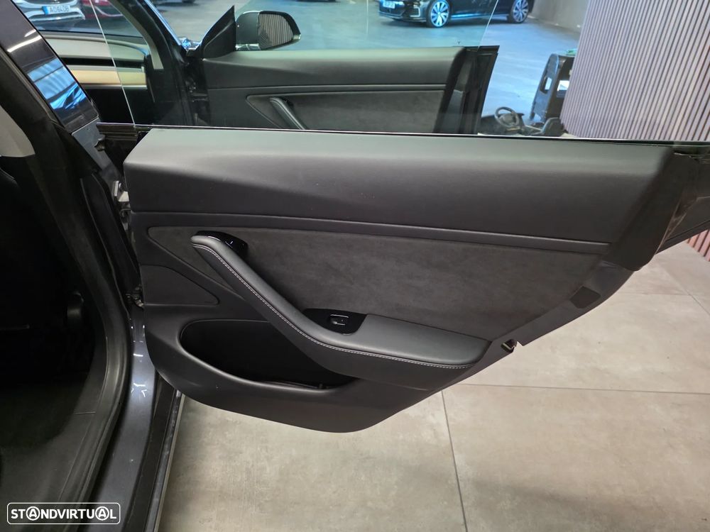 Tesla Model 3 Standard Range Plus RWD - 18