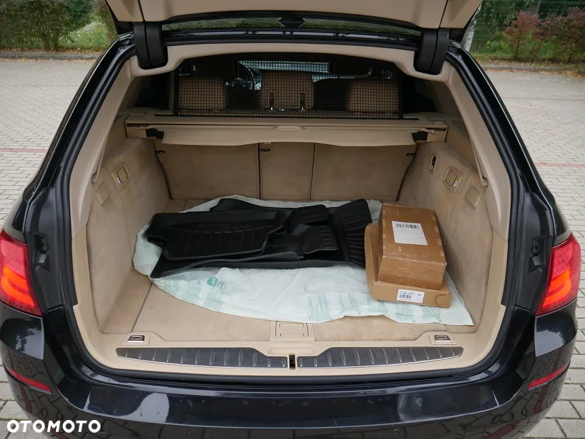 BMW Seria 5 530d Touring Sport-Aut - 28
