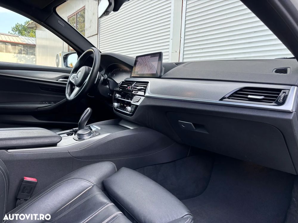 BMW Seria 5 520d Aut. M Sport Edition - 31