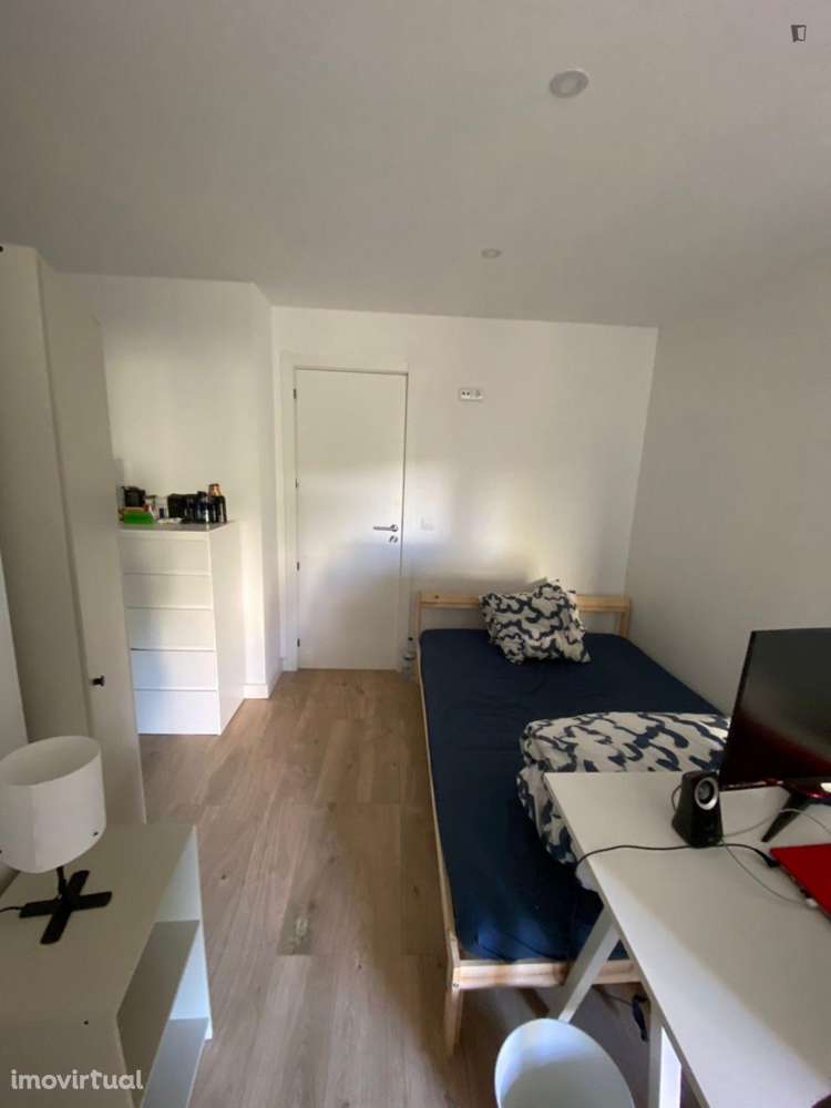 Quarto - localizado em Amadora Lisbon - Grande imagem: 4/21