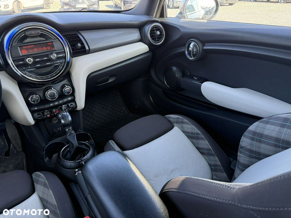 MINI Cooper Standard - 24