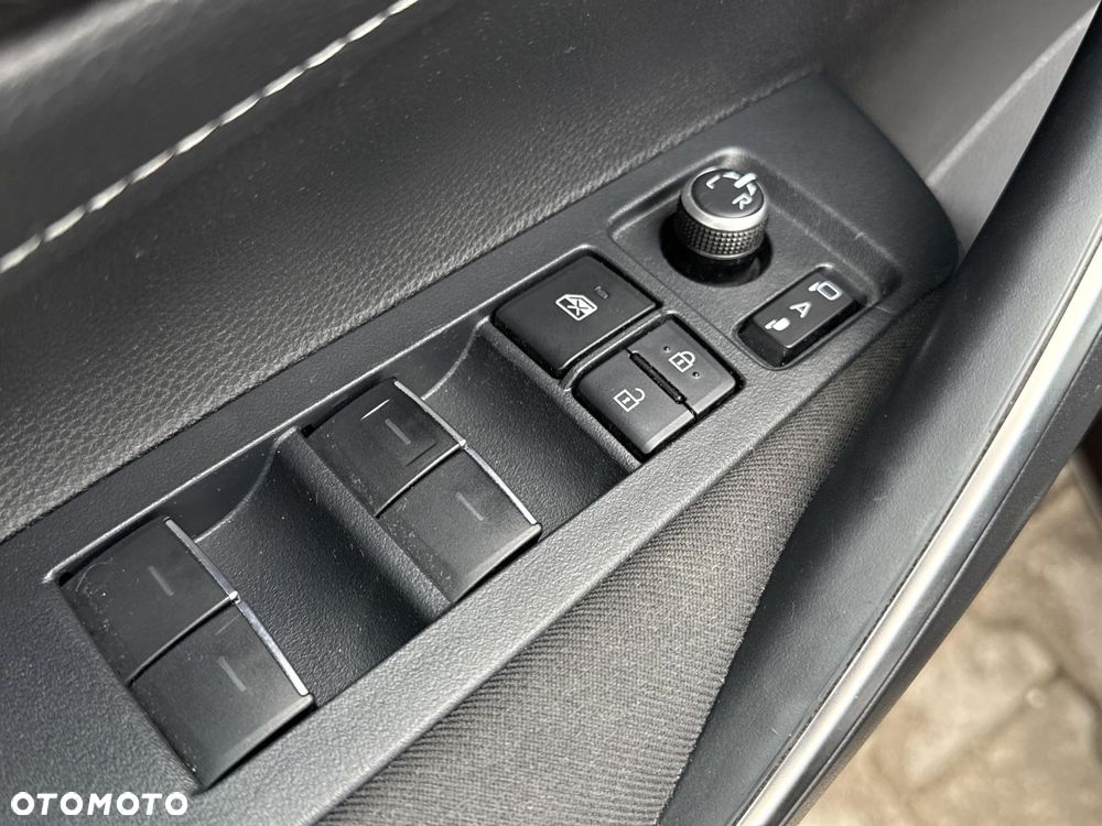 Toyota Corolla 1.8 Hybrid Comfort - 17