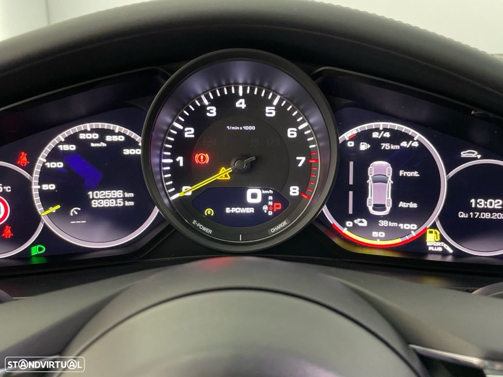 Porsche Panamera Sport Turismo 4 E-Hybrid - 9