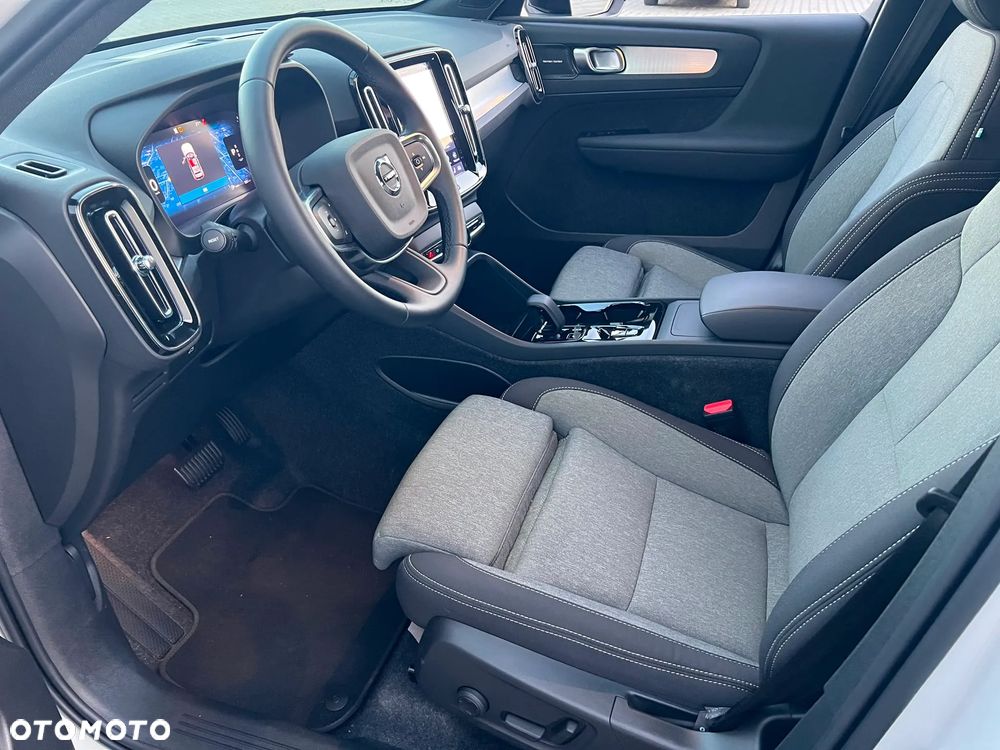 Volvo XC 40 B4 AWD Plus Dark - 18