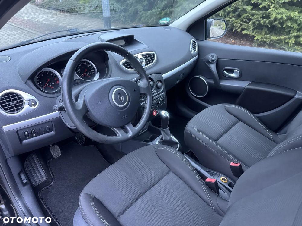 Renault Clio 1.2 16V 75 Expression - 5