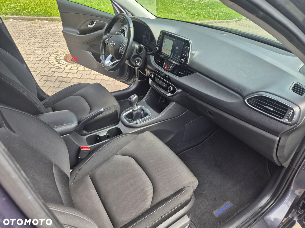 Hyundai i30 1.4 Trend - 12