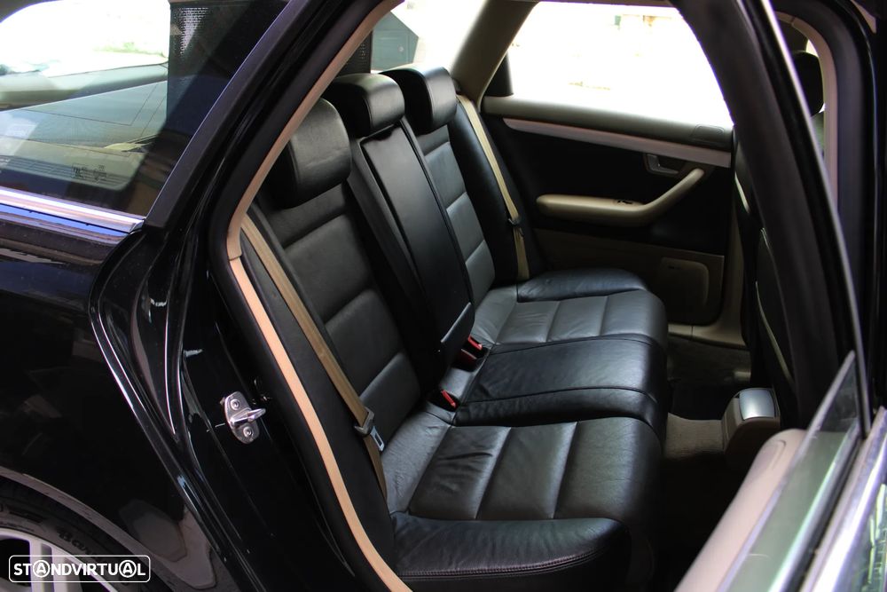Audi A4 Avant 2.0 TDi S-line - 28