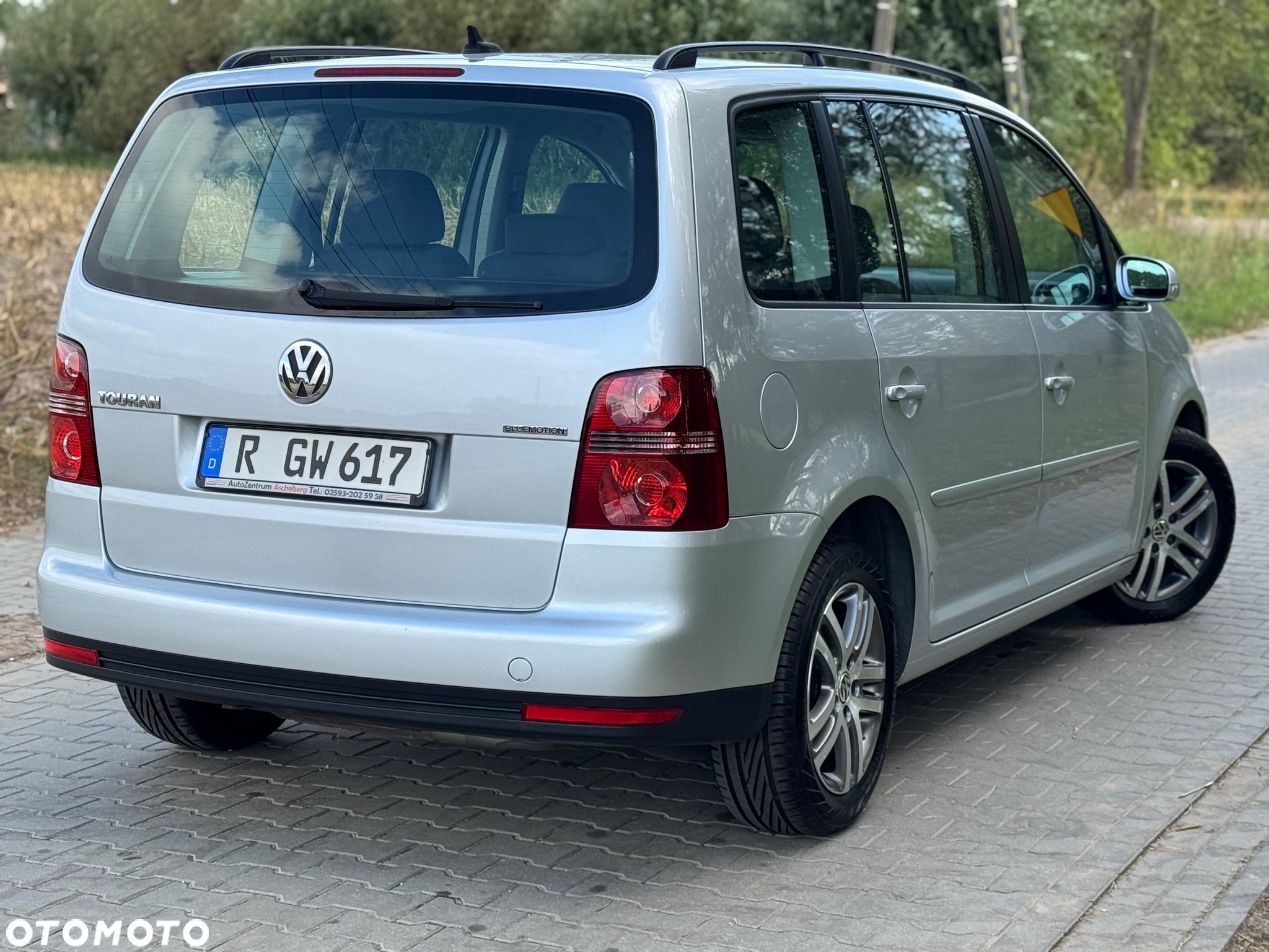Volkswagen Touran 1.9 TDI DPF Blue Motion Highline - 17