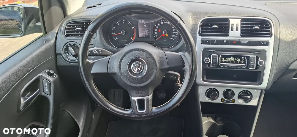 Volkswagen Polo 1.2 TSI MATCH - 30