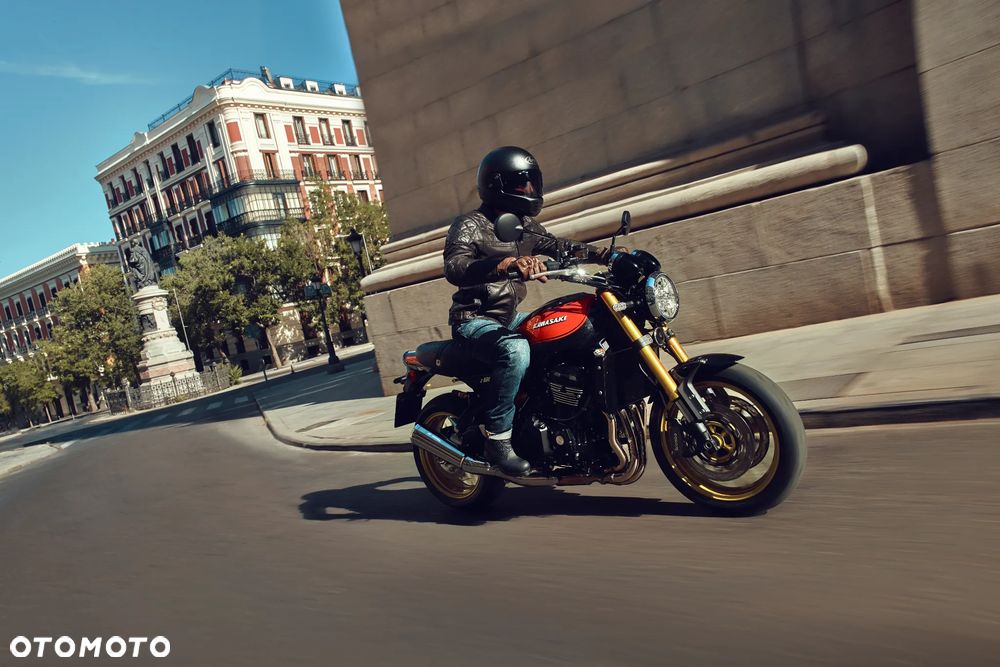 Kawasaki Z 900 RS - 11