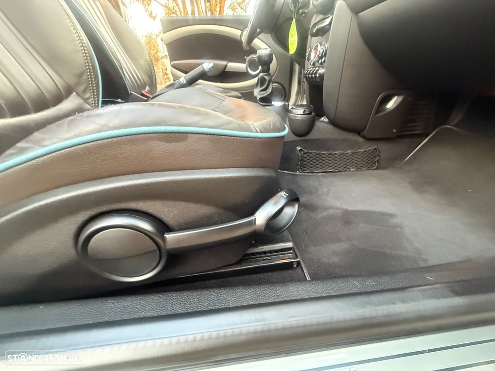 MINI Cabrio Cooper D - 16