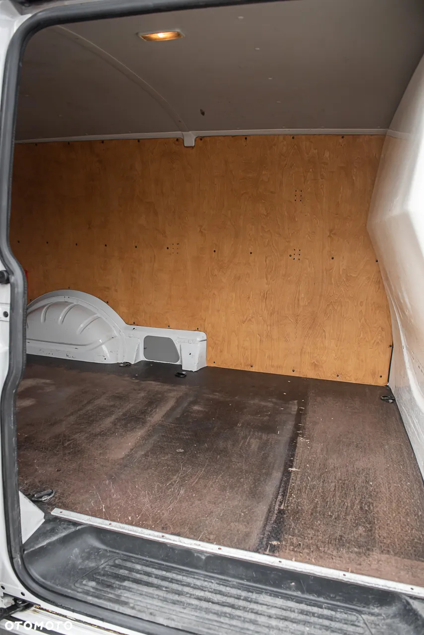Volkswagen Transporter - 18