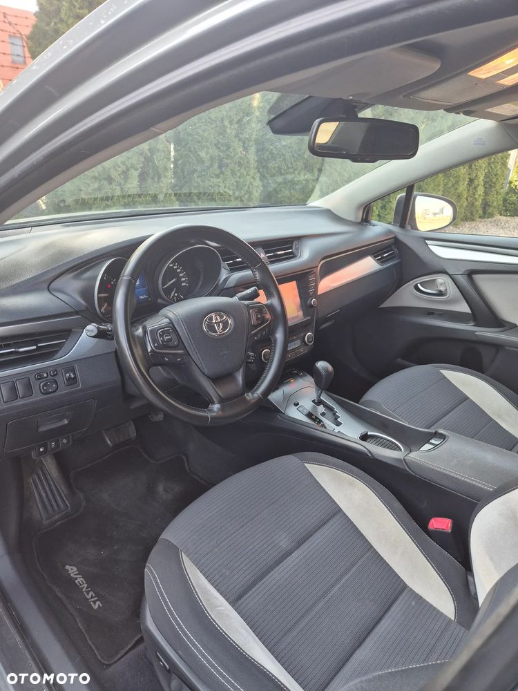 Toyota Avensis 1.8 Sol MS - 10