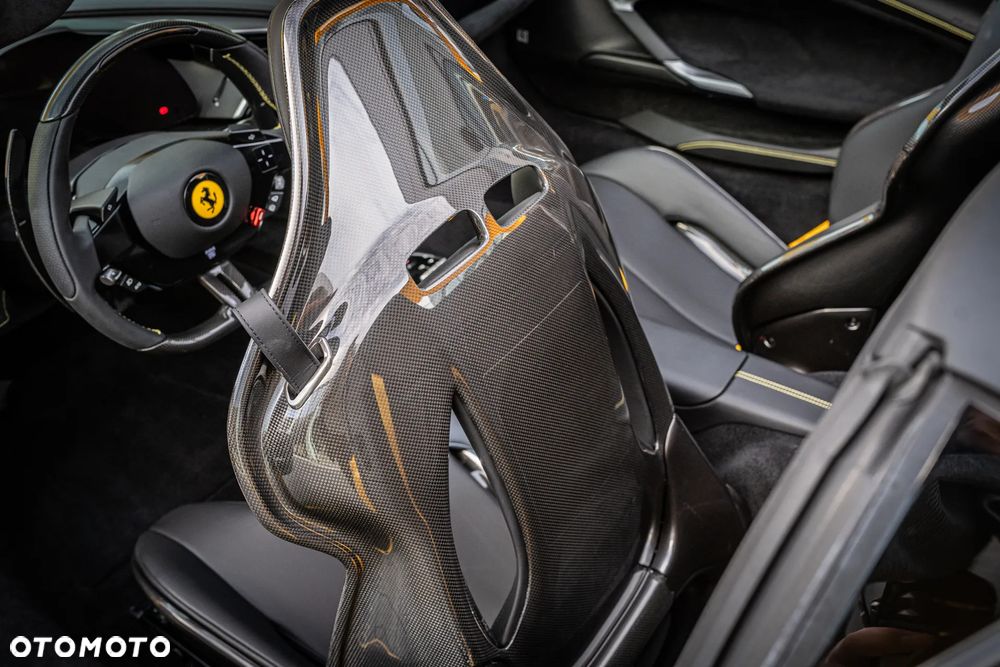 Ferrari 296 GTS - 12