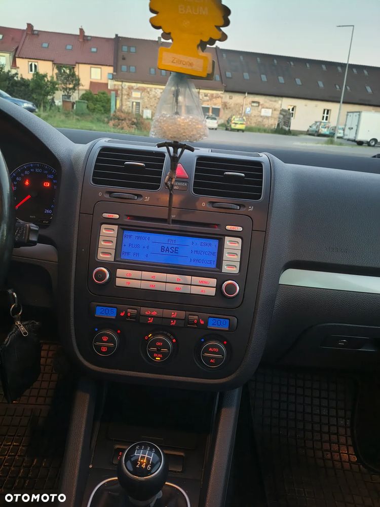 Volkswagen Golf 2.0 TDI DPF Comfortline - 9