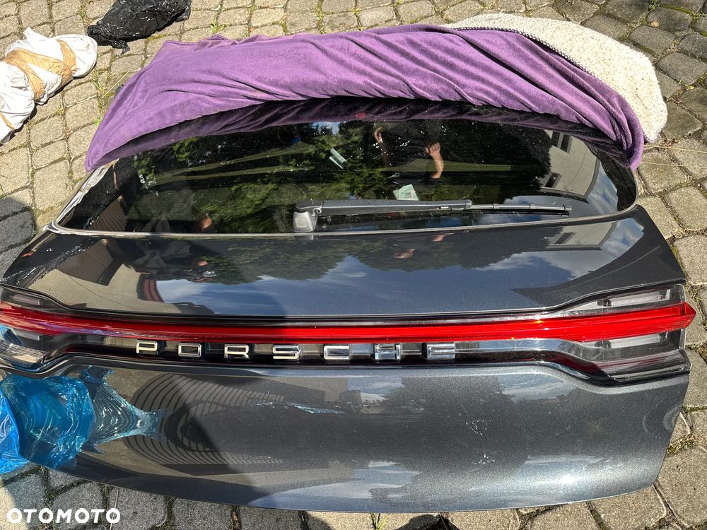 Klapa tyl zderzak Macan Porsche LM7R lampy - 2