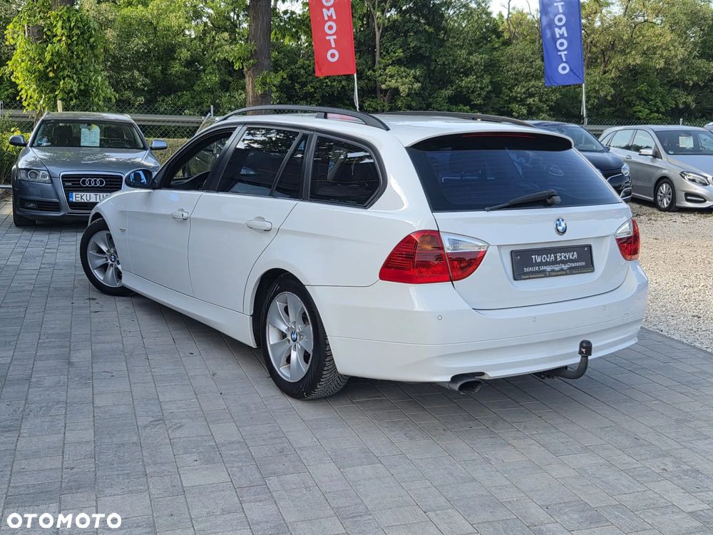 BMW Seria 3 320i - 9