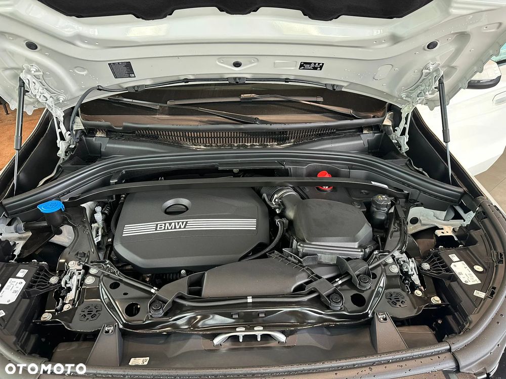 BMW X1 sDrive18i xLine - 28