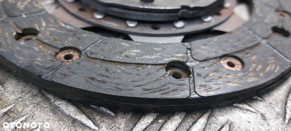 SPRZĘGŁO TARCZA + DOCISK + ŁOŻYSKO FIAT MAREA 1.8 16V 182A2000 LUK - 6