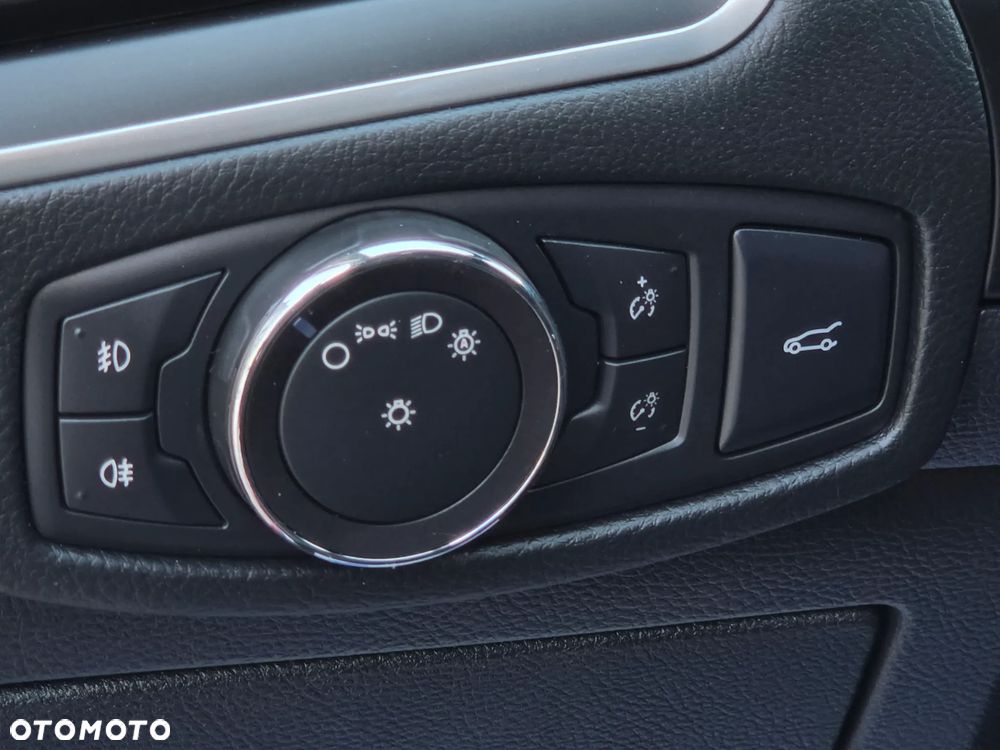 Ford S-Max 2.0 EcoBoost Titanium - 25