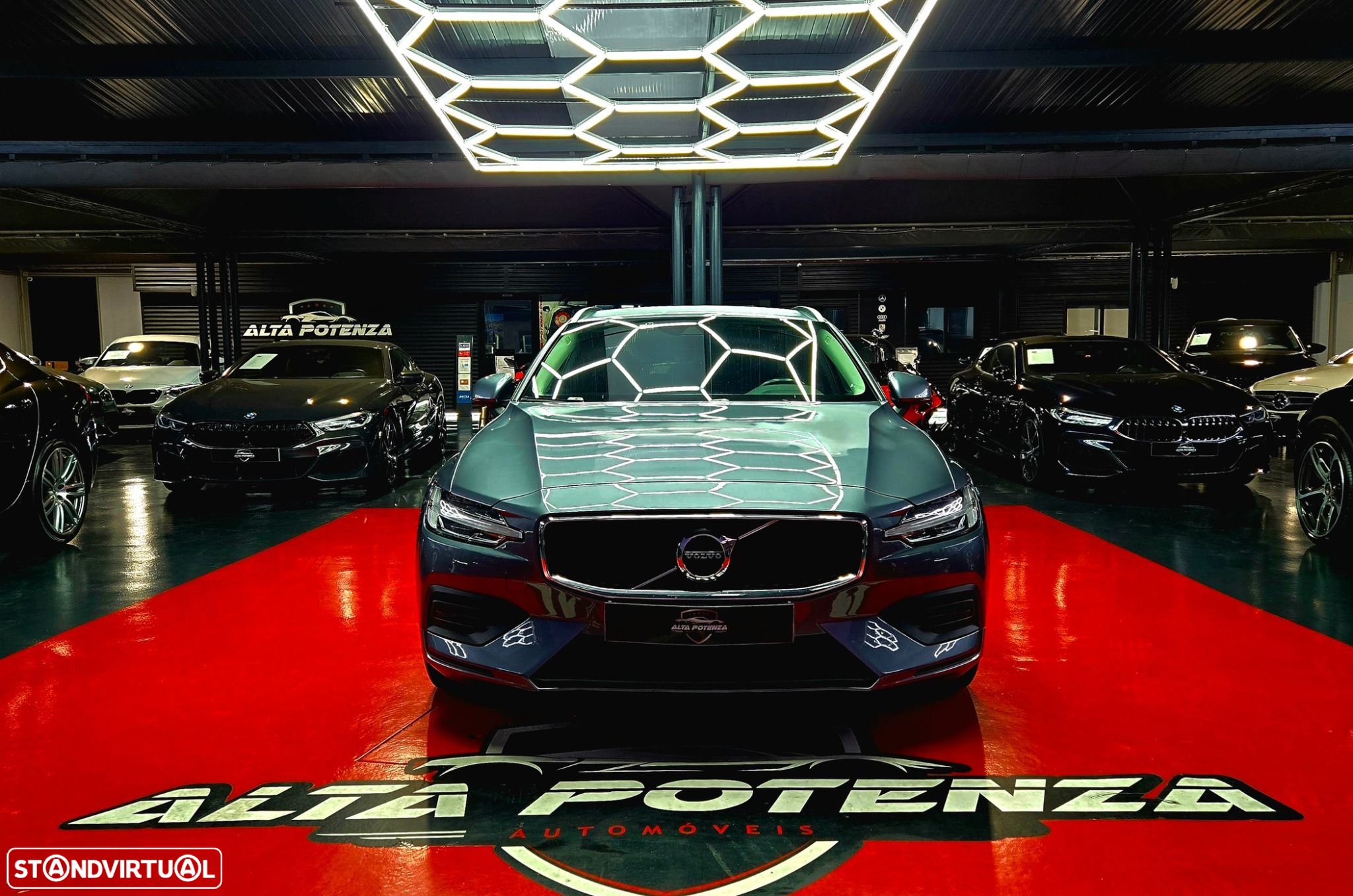 Volvo V60 2.0 D3 Momentum Geartronic - 3