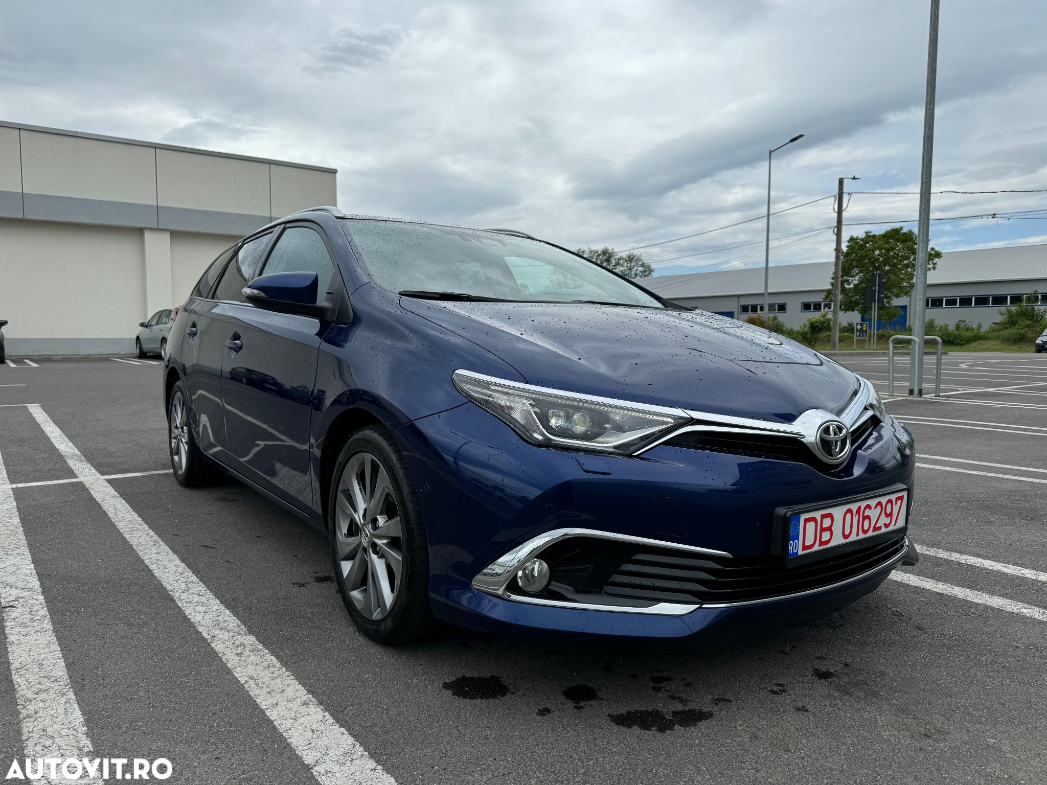 Toyota Auris 1.6 D-4D Touring Sports Executive - 2