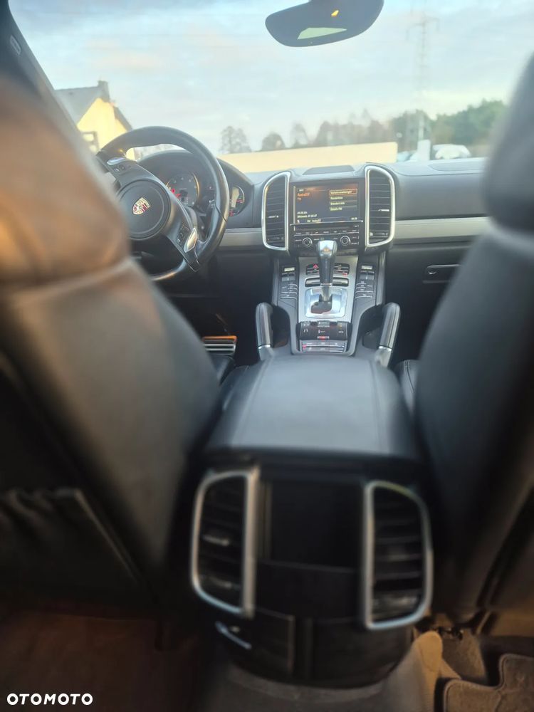 Porsche Cayenne - 9