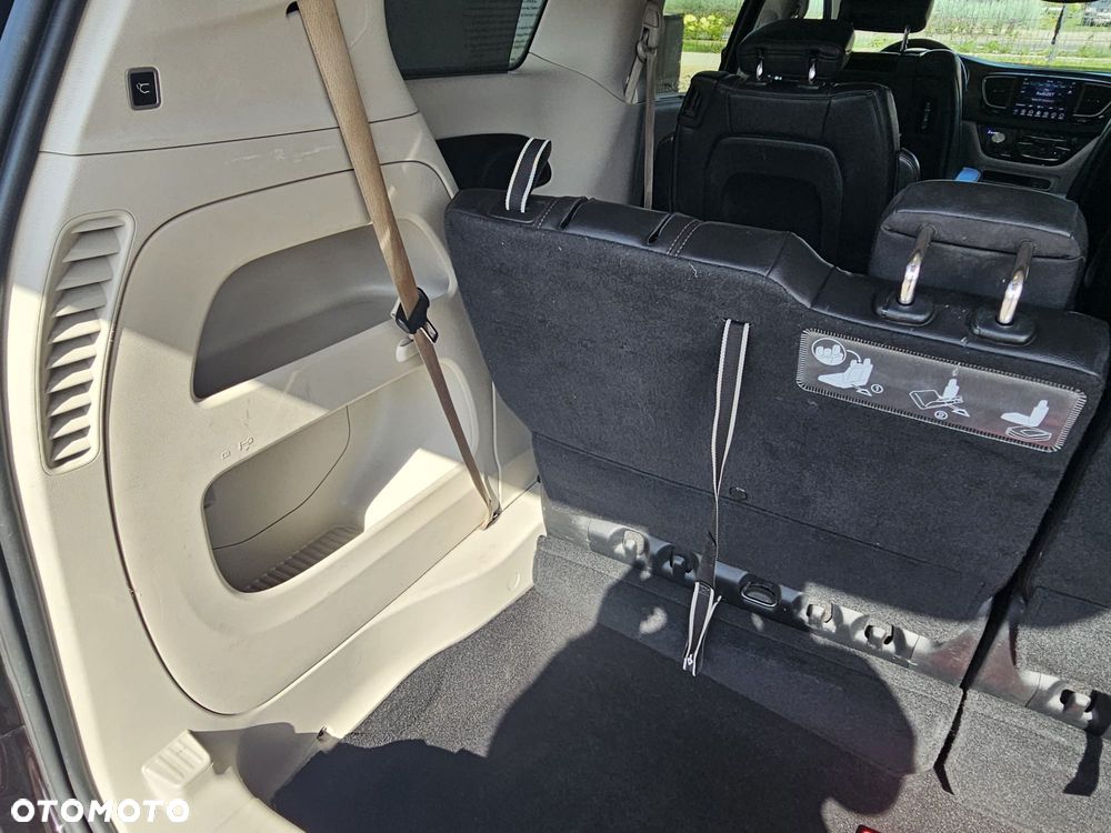 Chrysler Pacifica - 20