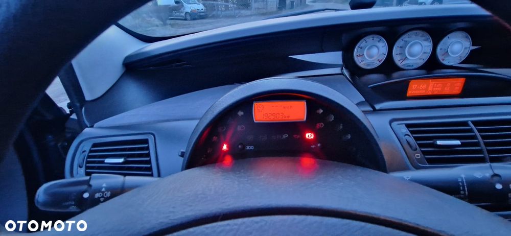 Citroën C8 2.0 16V Confort - 14