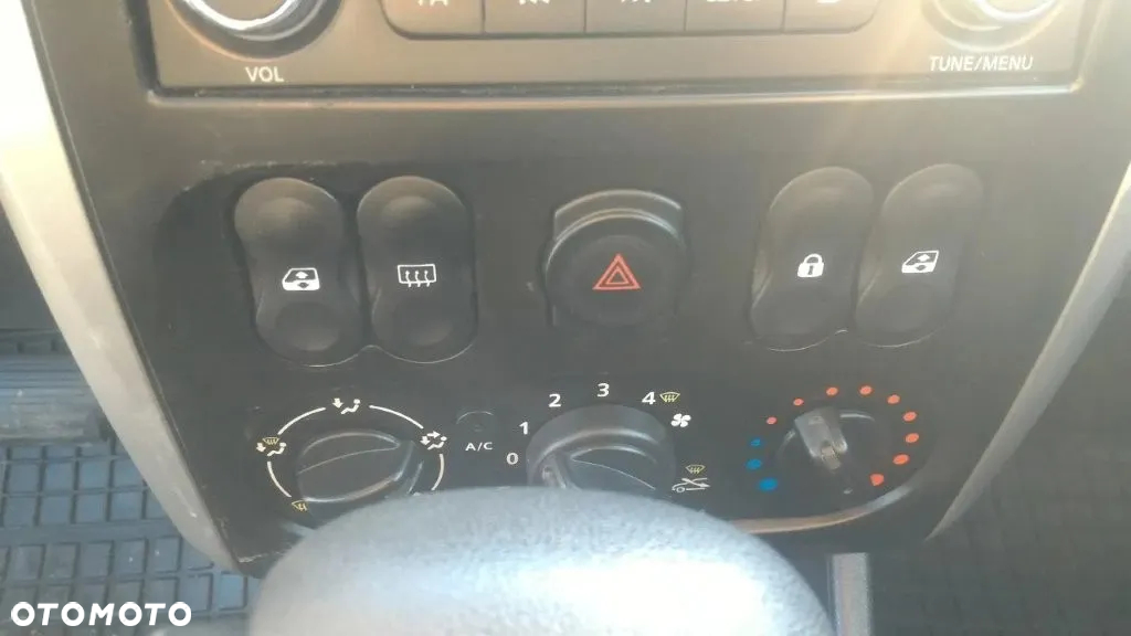 Nissan Almera - 5