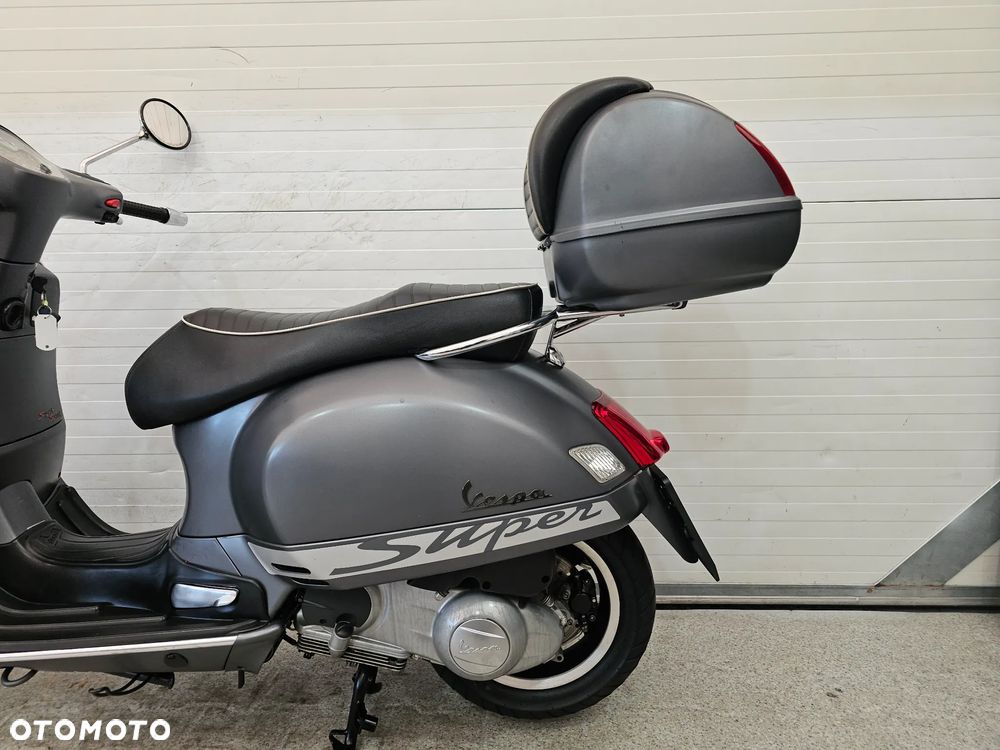 Piaggio Vespa - 10