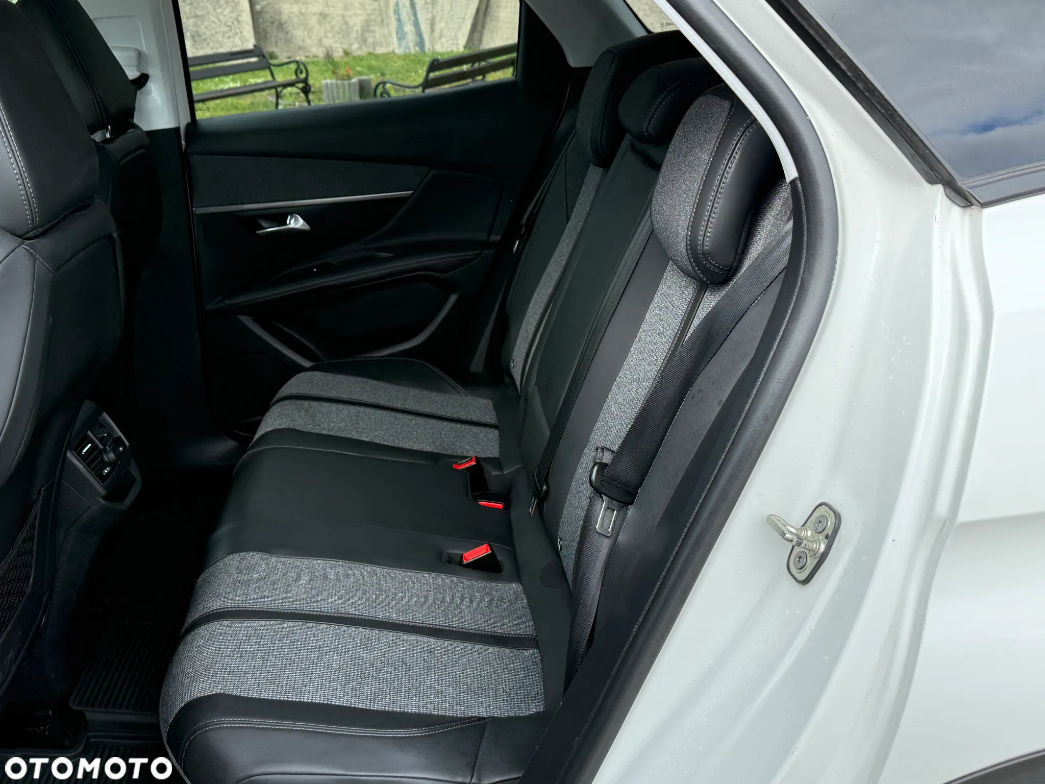 Peugeot 3008 PureTech 130 Stop & Start EAT6 Allure - 8