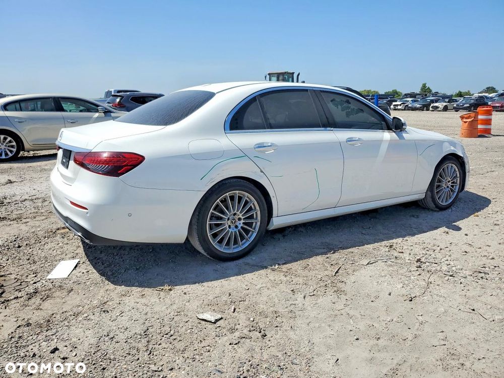 Mercedes-Benz Klasa E 300 9G-TRONIC - 3