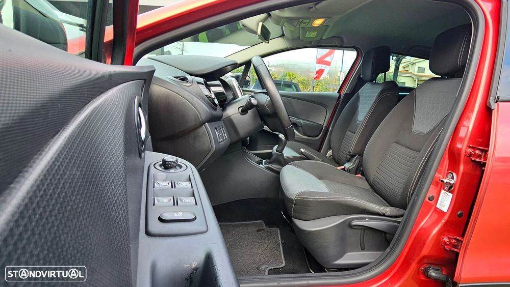 Renault Clio Sport Tourer 0.9 TCE Limited - 19