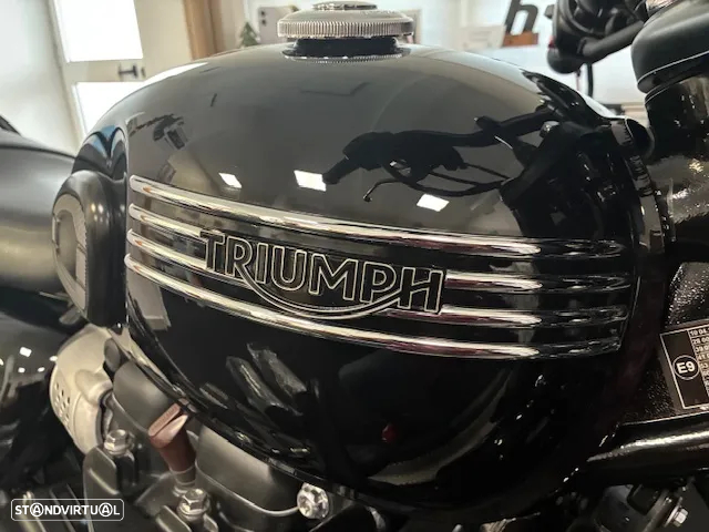 Triumph Bonneville Black Edition - 18