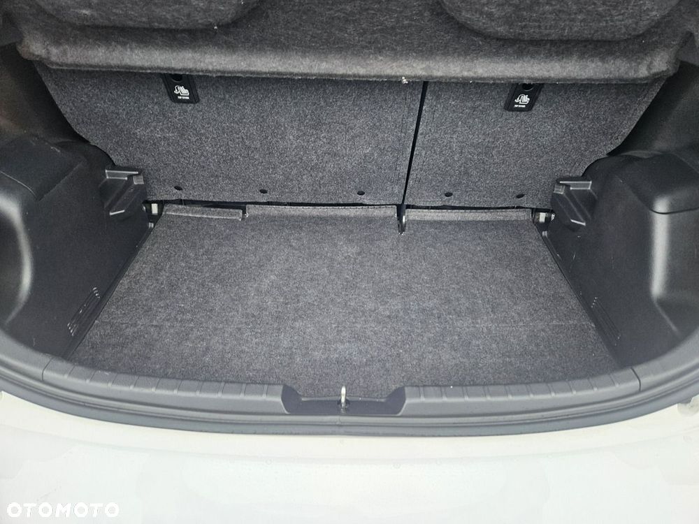 Toyota Yaris - 16