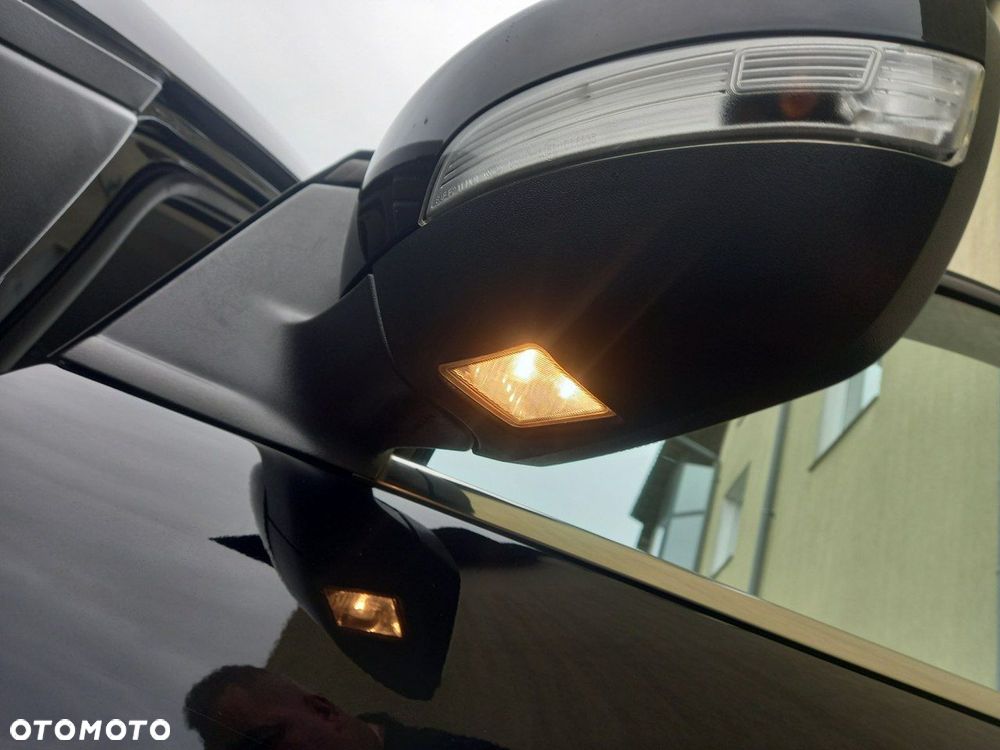 Ford Kuga 2.0 TDCi FWD Titanium Plus - 29