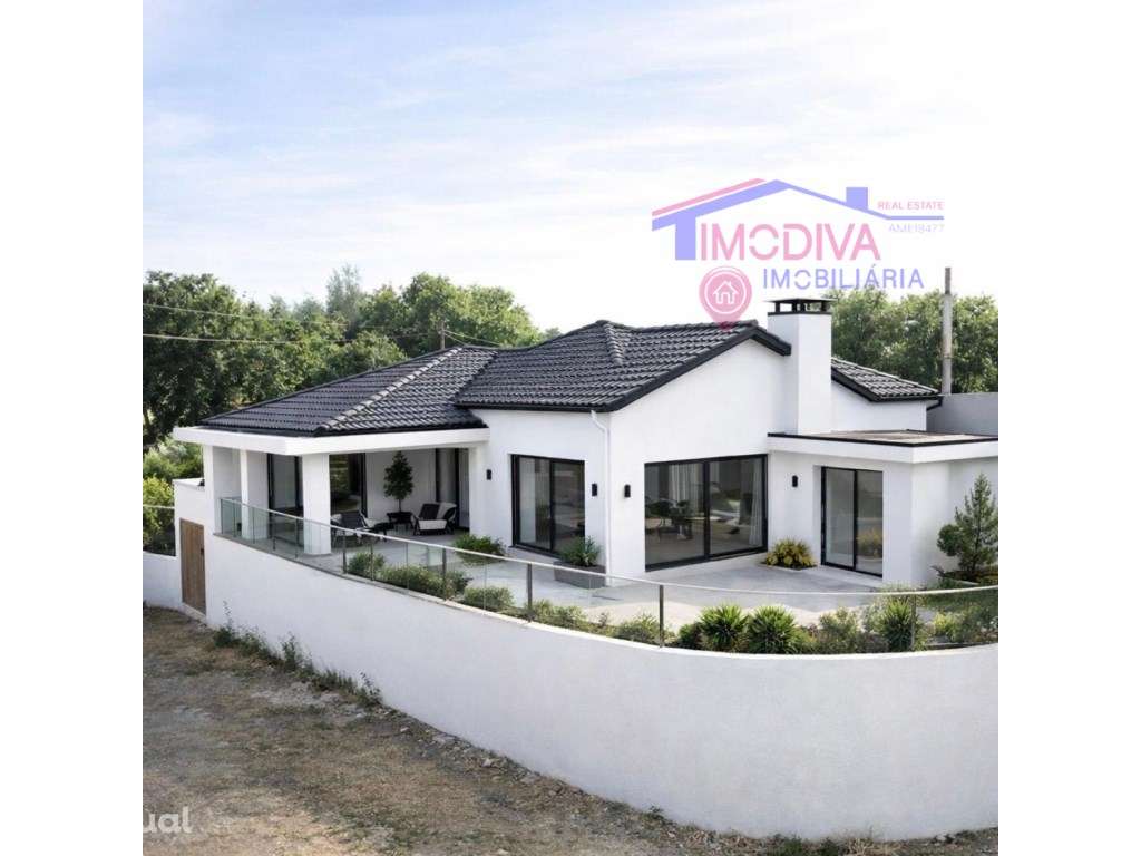 Propriedade rural com casinha afeta a armazém industrial - Grande imagem: 2/22