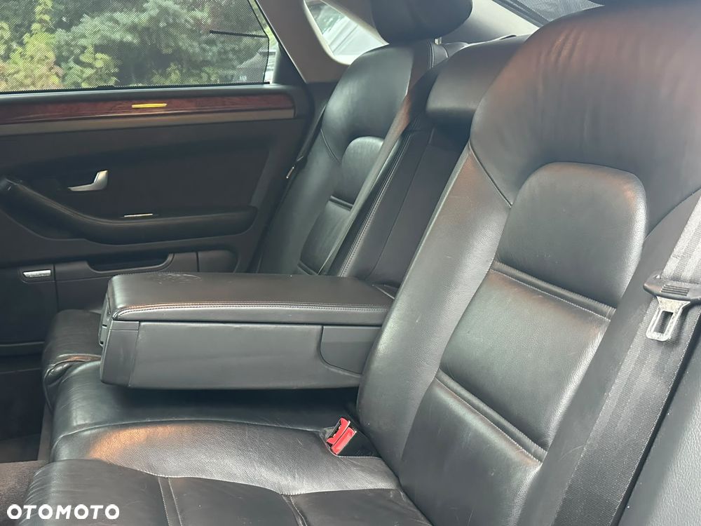 Audi A8 4.2 Quattro - 20
