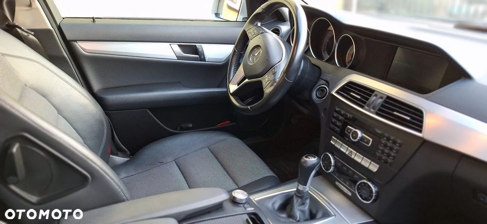 Mercedes-Benz Klasa C 180 CDI DPF (BlueEFFICIENCY) Avantgarde - 6