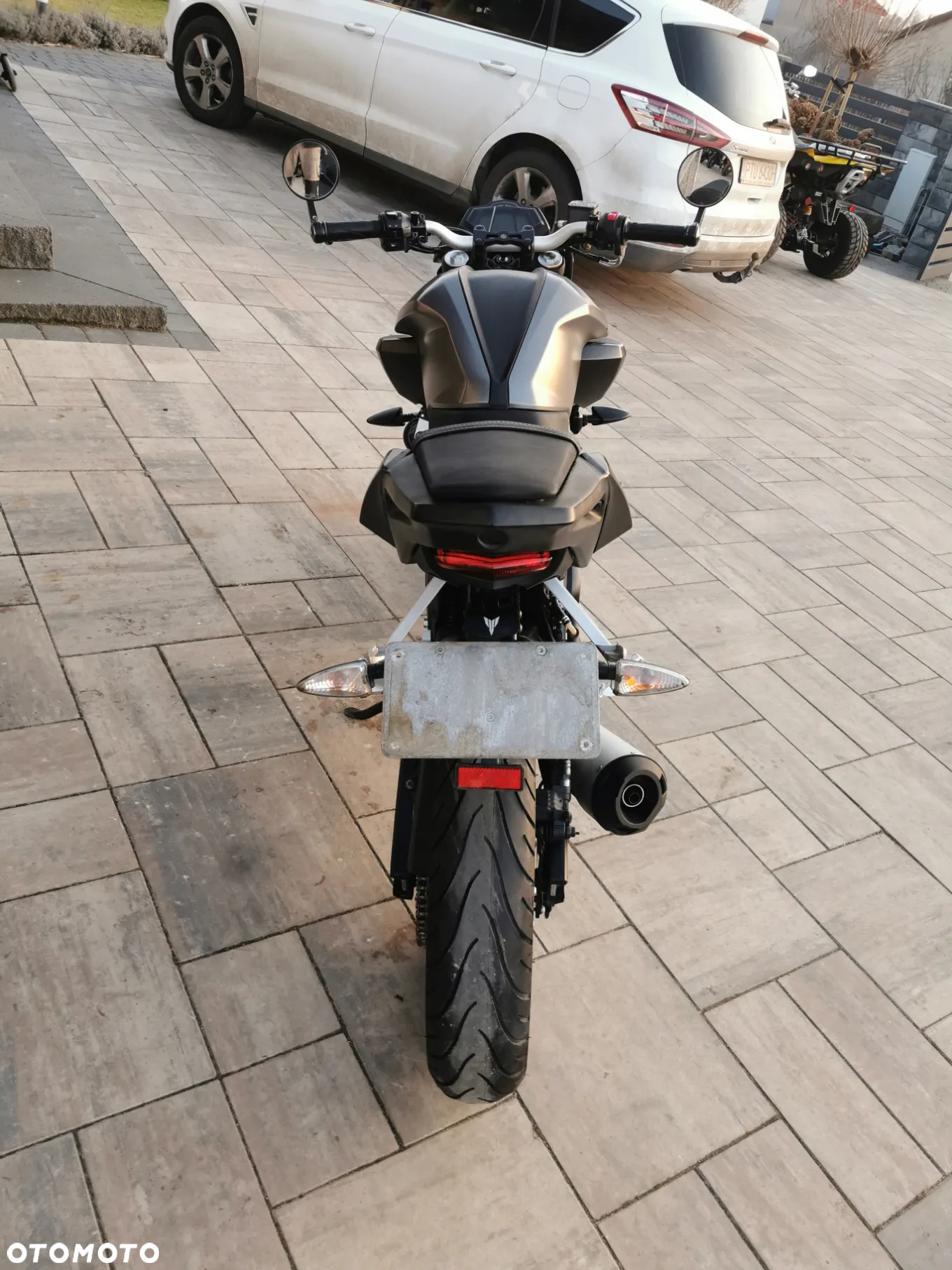 Yamaha MT - 27
