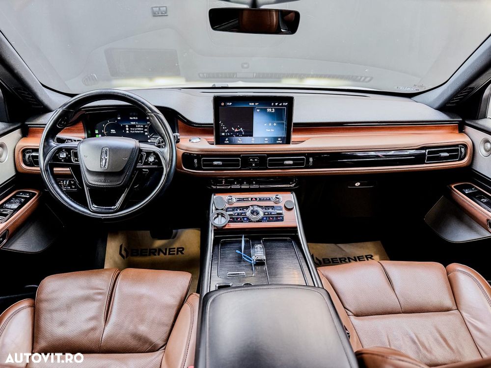 Lincoln Aviator - 21
