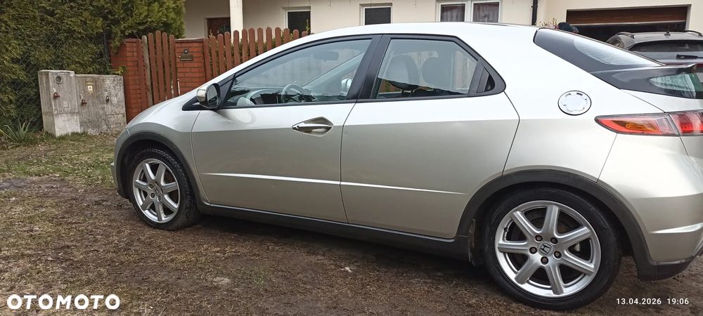 Honda Civic 1.8 Executive - 11