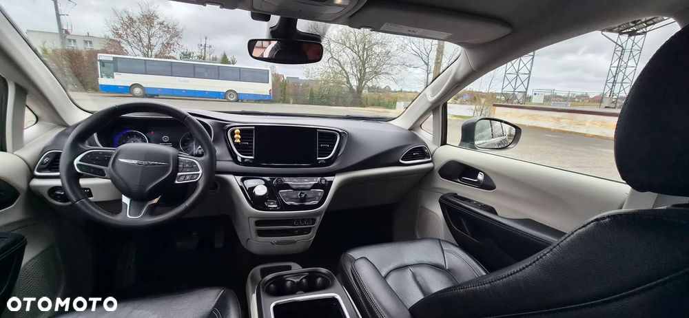 Chrysler Pacifica - 14