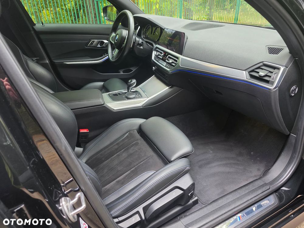 BMW Seria 3 320i xDrive M Sport sport - 18