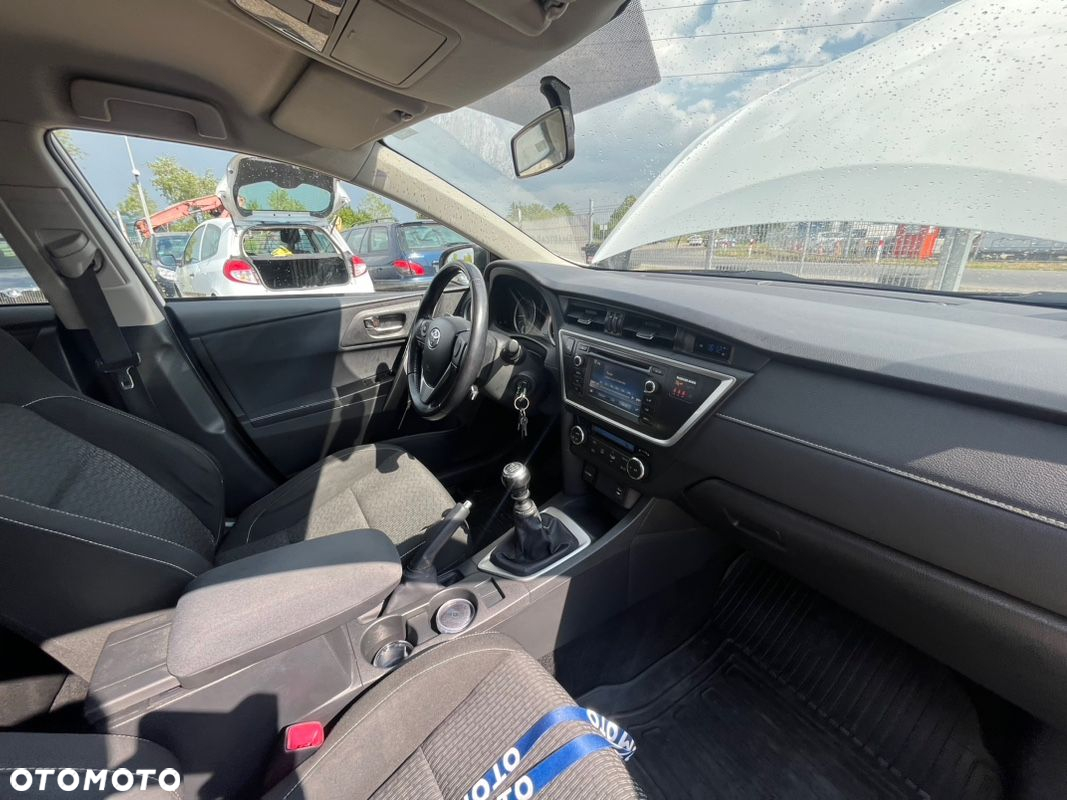 Toyota Auris 1.6 Premium + - 20