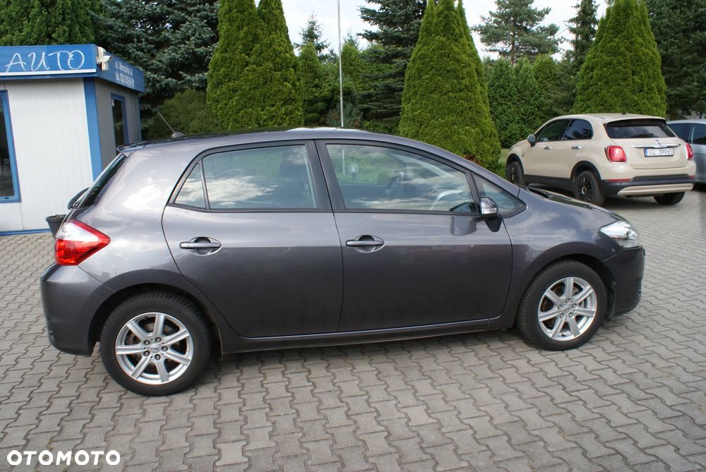 Toyota Auris - 13