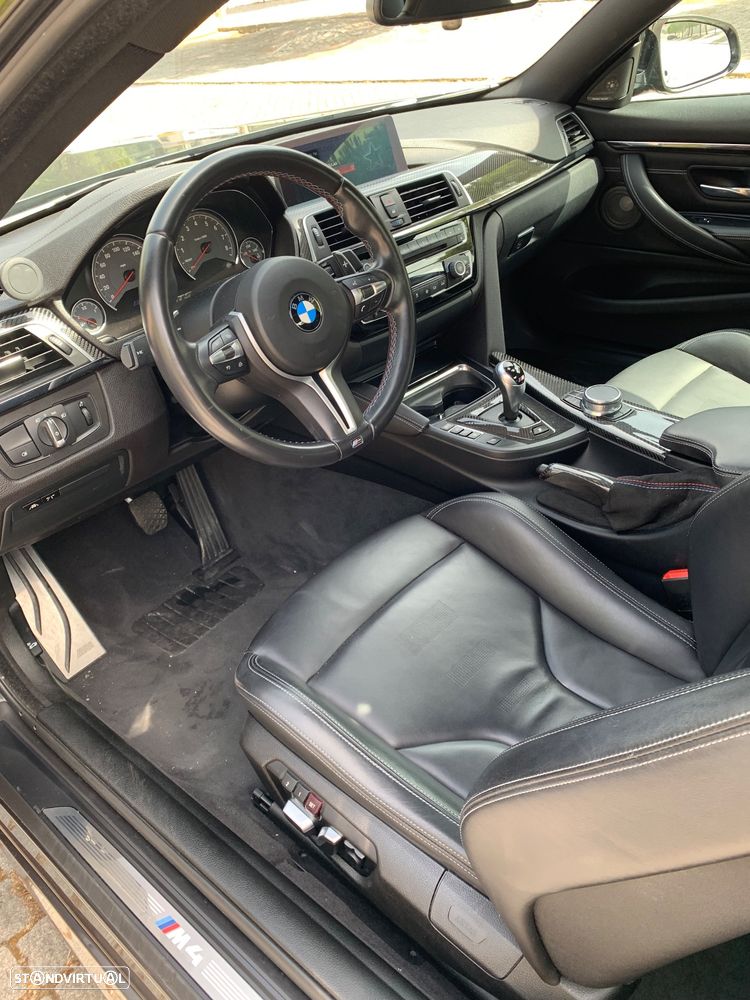 BMW M4 Coupe DKG - 12